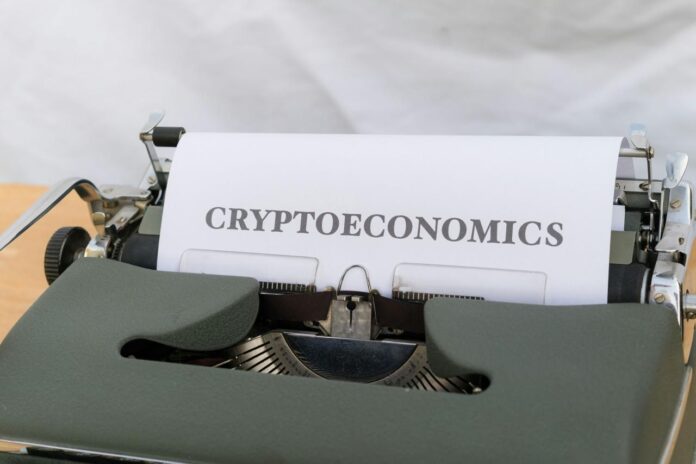 close-up mesin tik dengan kertas di atasnya